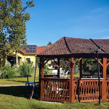 Harmonia Apartmanhaz * بالاتوليلّي